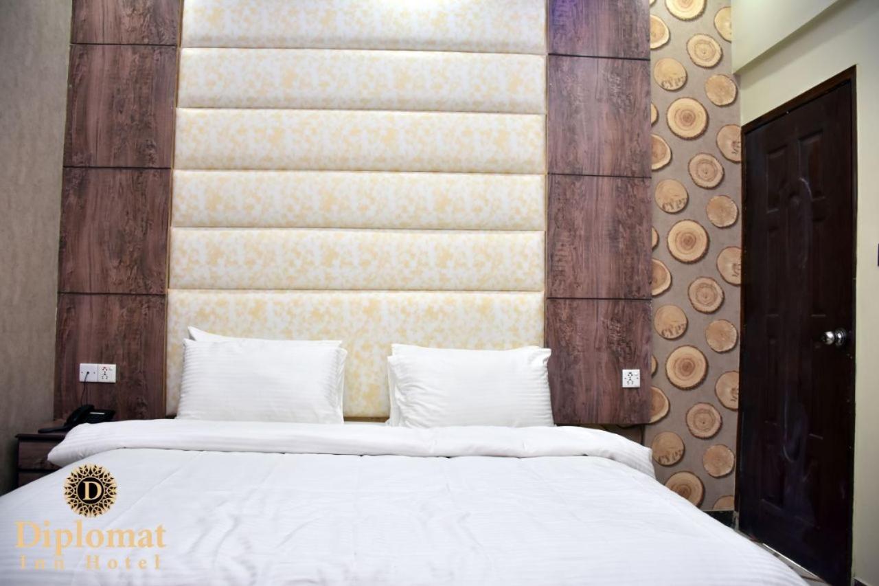 Diplomat Inn Hotel การาจี ภายนอก รูปภาพ