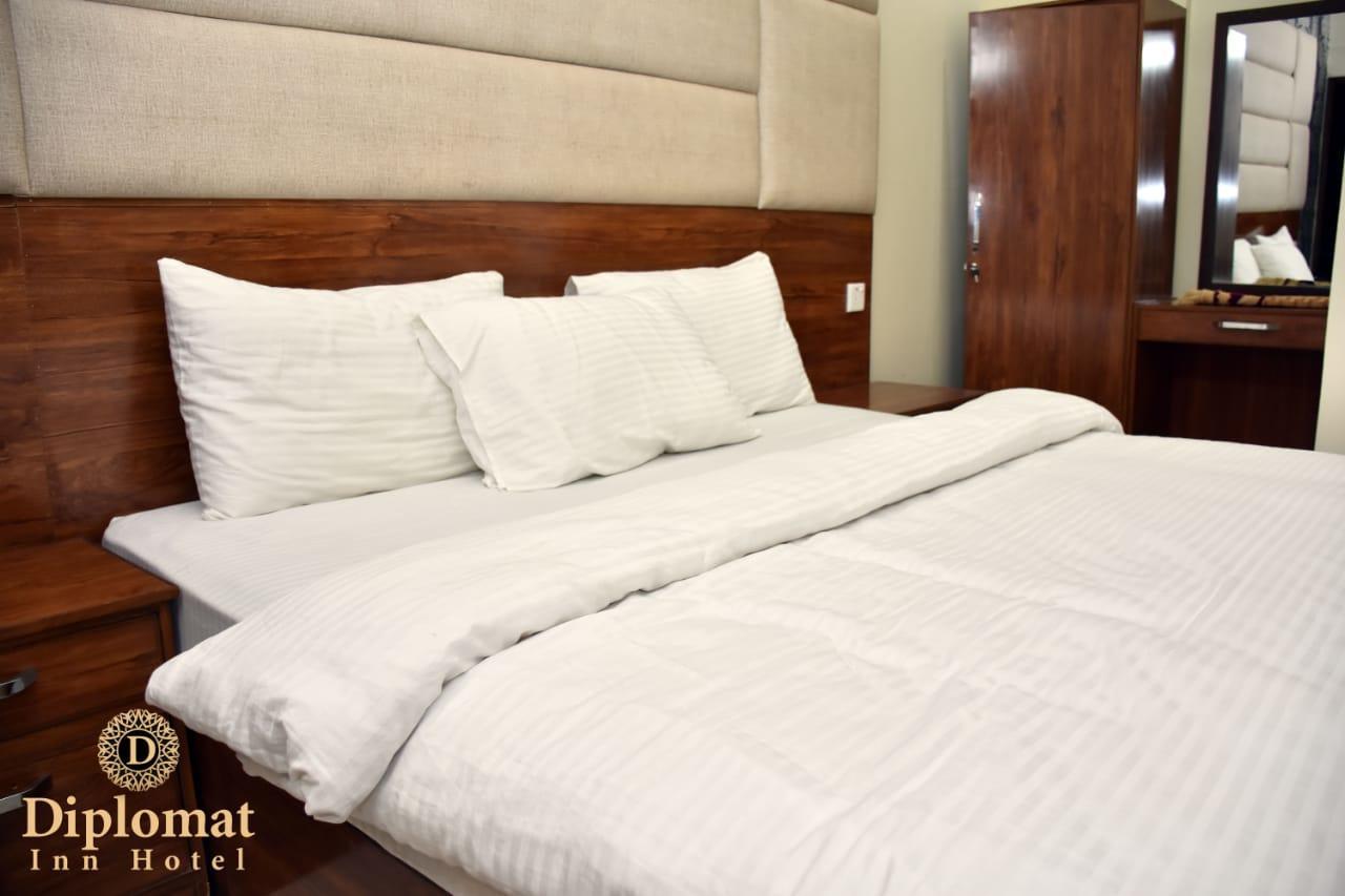 Diplomat Inn Hotel การาจี ภายนอก รูปภาพ