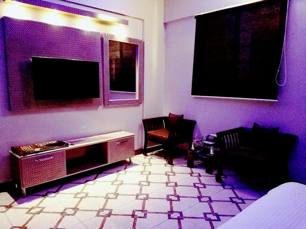 Diplomat Inn Hotel การาจี ภายนอก รูปภาพ